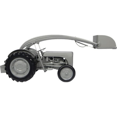 Tracteur miniature UNIVERSAL HOBBIES UH4171