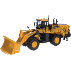 Véhicule Komatsu miniature WA600-8 UNIVERSAL HOBBIES UH8127